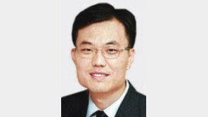 [오늘과 내일/배극인]기댈 곳 없는 한국 기업들