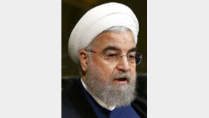 로하니의 반격… “트럼프는 악당 풋내기”