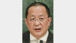 리용호 “트럼프, 선전포고”