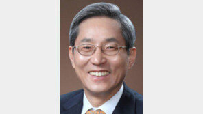 KB금융 윤종규 회장 연임 결정… 은행장직은 분리해 새로 뽑기로