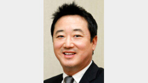 “勞-使는 두 다리… 발 맞춰 앞으로”