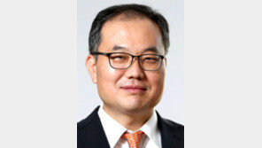 [오늘과 내일/배극인]숨쉬는 화분과 혁신성장