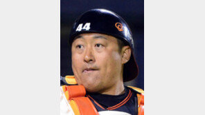 조인성 은퇴 “34년간 과분한 사랑… 재능기부”