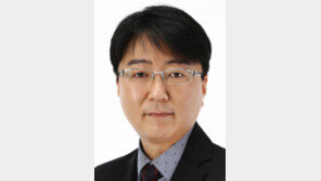 [광화문에서/김창덕]아직은 박수 칠 때가 아니다