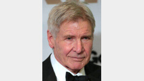 해리슨 포드, 사고로 뒤집힌 차량서 여성 구조