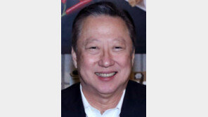 박용만 상의회장, 국회의장 등 찾아 ‘경제현안 전문가 제언집’ 전달