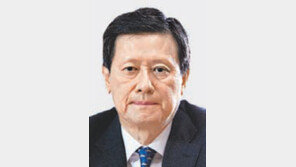 [단독]아버지 빈자리에 아내 앉힌 신동주