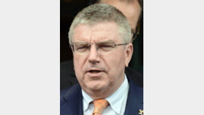 바흐, 연내 방북 추진설… 통일부는 “아는바 없다”