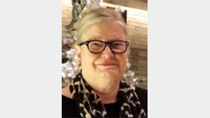 플라워 디자이너 린지 “크리스마스트리 장식, 한국 고정팬 생겼어요”