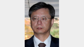 우병우 세번째 영장… 또 윤석열의 칼 피할까