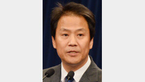 한국당 “국교단절 거론에 수습나서” 청와대 “말 안돼… 대응할 가치없다”