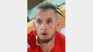 펠리페 트리플크라운… 한전, KB손보 꺾고 4위로