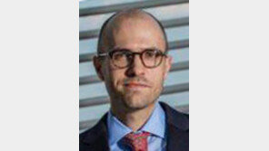 30대 NYT 발행인 “난 디지털 진화 챔피언”