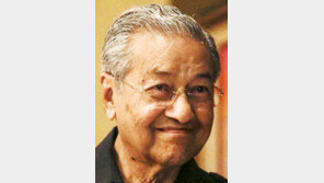 93세 마하티르 총리 재도전