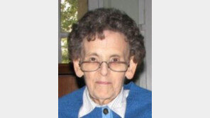 ‘히말라야 기록자’ 홀리 여사, 하늘에 오르다