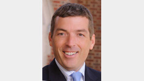 앤드루 스폴딩 “청탁금지법 시행 한국, 이젠 반부패 호랑이”