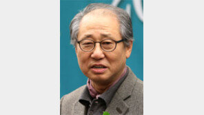 황현산 문화예술위원장 사퇴