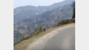 페루 계곡에 또 버스 추락…높이 수백m, 목숨 걸고 가는 ‘악마의 도로’