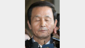 ‘세월호 보고시간’ 조작 혐의… 김장수 前실장 피의자 檢출석