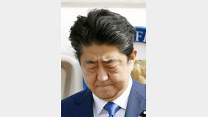 아베 노동개혁-총리 3연임 ‘삐끗’, 가짜 데이터에… 日 재량노동제 철회