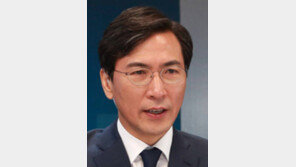 [속보] 안희정, 수행비서 성폭행 의혹 제기…安 지사 “강압 없었다”