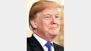 성추문에도 트럼프 지지율 42%로 반등