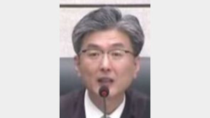 박근혜 1심 선고 김세윤 부장판사, 목소리 나긋· 태도 친절…판결은 ‘칼’