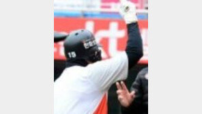 이용규 심판에 항의하다 퇴장…KBO “욕설 했다”