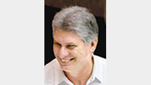 쿠바 카스트로 형제 59년 통치 막내려… ‘청바지의 비틀스 마니아’ 새 수반 유력