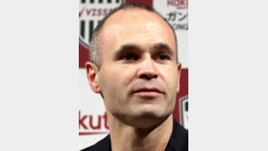 이니에스타, J리그 빗셀 고베 입단