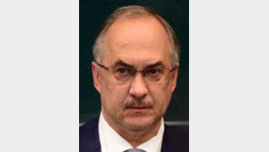 얼굴 빨개진 슈틸리케… “한국 3전패” 예언, 허언으로