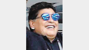 마라도나 이번엔 “아르헨 감독직 무료봉사”