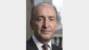 [기고/찰스 보먼]韓英, 핀테크 협력으로 금융시장 이끌자