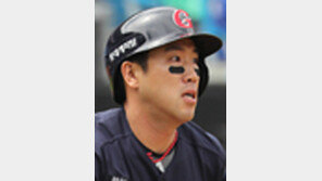 전준우, 이틀 연속 1회초 선두타자 홈런