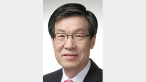 권오준 “무거운 짐 벗어”… 25일 포스코 회장 퇴임