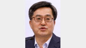 김동연 부총리, 논란속 6일 삼성 방문