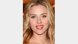 스칼릿 조핸슨 年수입 455억원… 세계 여배우 중 가장 많이 벌어