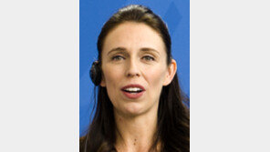 소득격차 우려한 뉴질랜드 총리 “의원급여 동결”