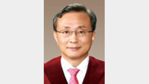 문재인 대통령, 신임 헌재소장에 유남석 지명