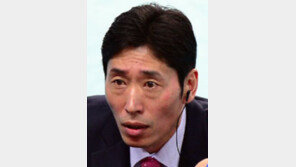 예전만 못한 살림, 더 뭉친 삼성화재… 개막전 4세트 41-39 투혼의 승리