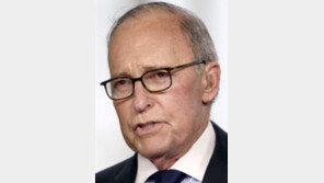 트럼프 ‘경제 책사’, “중국과 무역분쟁 타결시점 아니다”