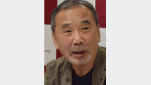 하루키 “40년 원고-도서 등 모교 와세다대 기증”