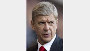 ‘백수’ 벵거 감독 AC밀란행 유력