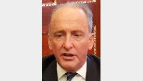 “런던 금융 경쟁력 핵심은 건강한 규제”