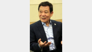 “윤장현, 지방선거 때문에  ‘권양숙 사칭’女에 돈 보냈나?” 의혹 제기