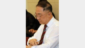 홍남기, 신재민 잠적에 “마음 무거워…불미스런 일 결코 생겨선 안돼”