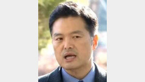 [속보] 김태우 “오늘 청와대 범죄 행위 낱낱이 밝혀지길 기대”