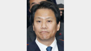 靑 떠나지만… 정치적 무게감 커진 임종석 