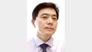 [오늘과 내일/이기홍]“반드시 가야 한다”는 그 길은 어디인가