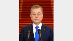 문 대통령 기자회견장에서 흐른 노래…“내가 니편이 되어줄게”